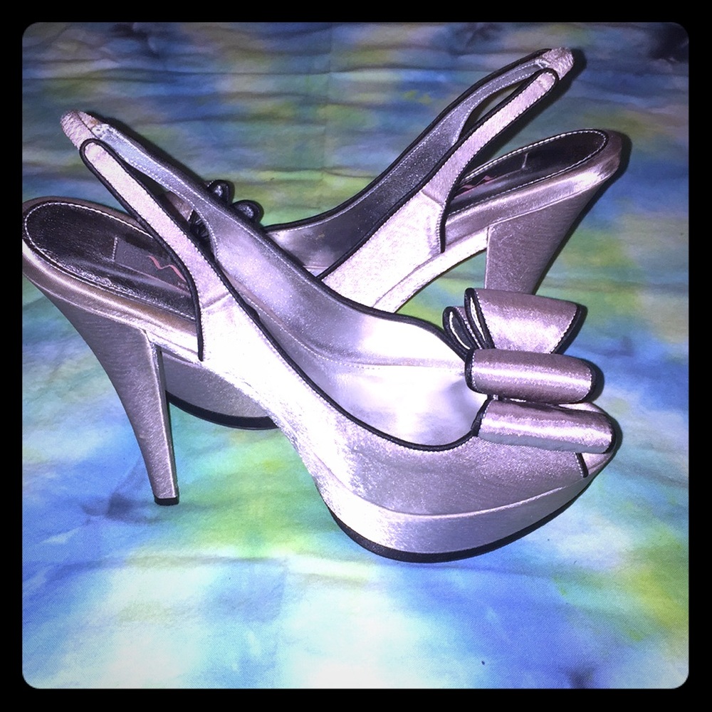 8.5 Nina heels